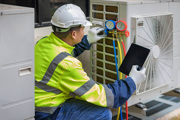 Professional Hvac technician working in Benton Harbor, MI